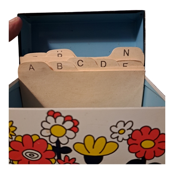 Vintage Groovy Flower Power Recipe Box - Picture 7 of 8